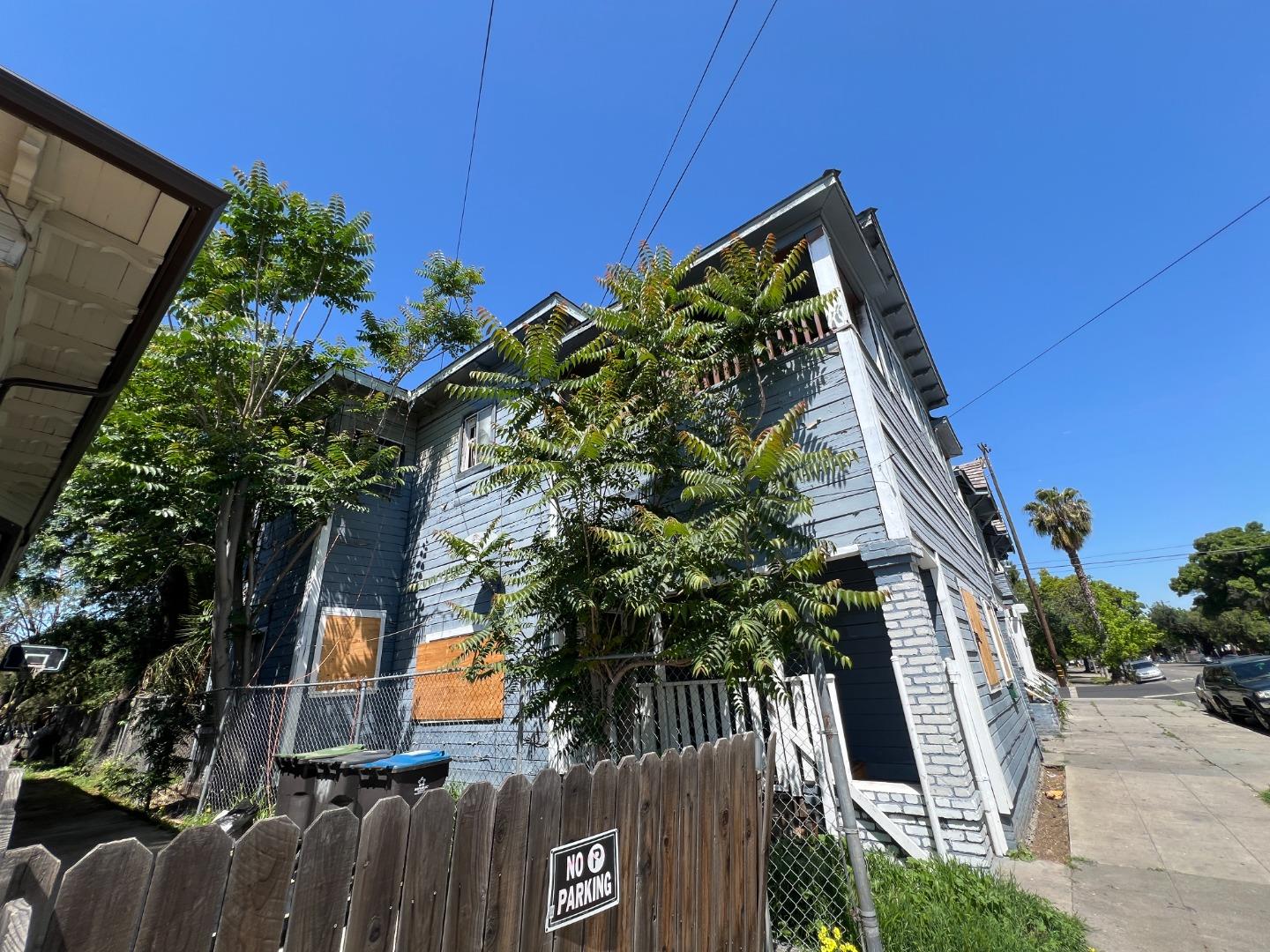 Detail Gallery Image 7 of 11 For 933 N Madison St, Stockton,  CA 95202 - – Beds | – Baths