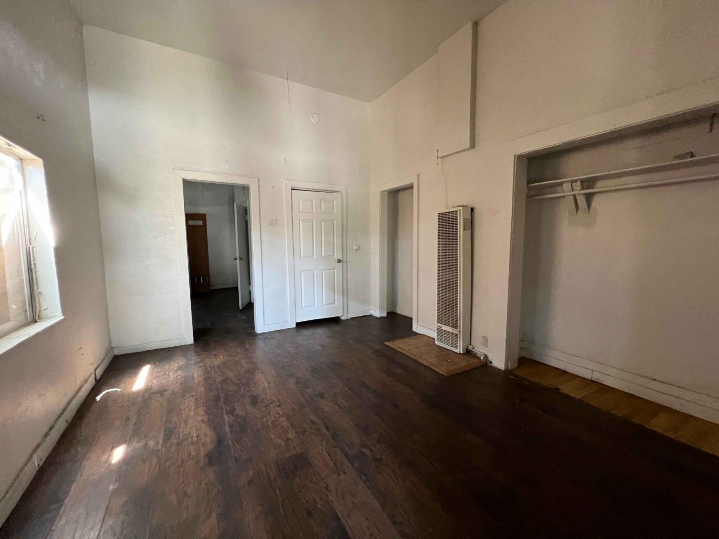 Detail Gallery Image 8 of 11 For 933 N Madison St, Stockton,  CA 95202 - – Beds | – Baths