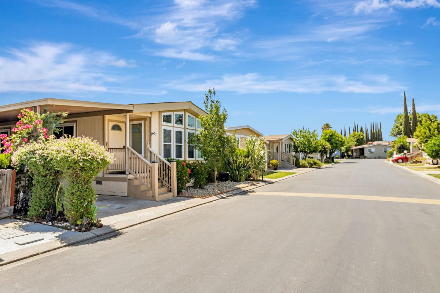 Detail Gallery Image 2 of 42 For 812 W Clover Rd #37,  Tracy,  CA 95376 - 2 Beds | 2 Baths