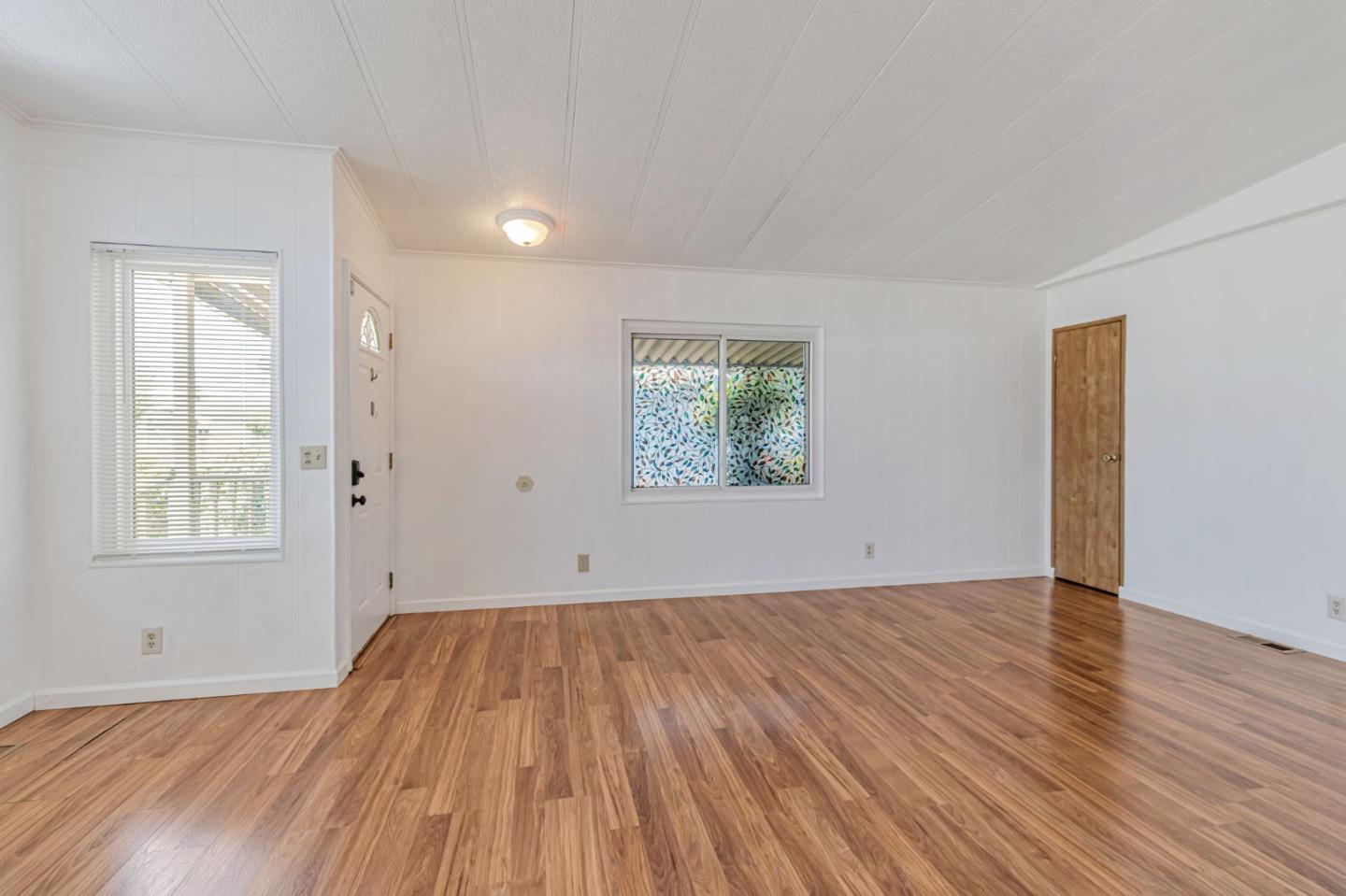 Detail Gallery Image 6 of 42 For 812 W Clover Rd #37,  Tracy,  CA 95376 - 2 Beds | 2 Baths