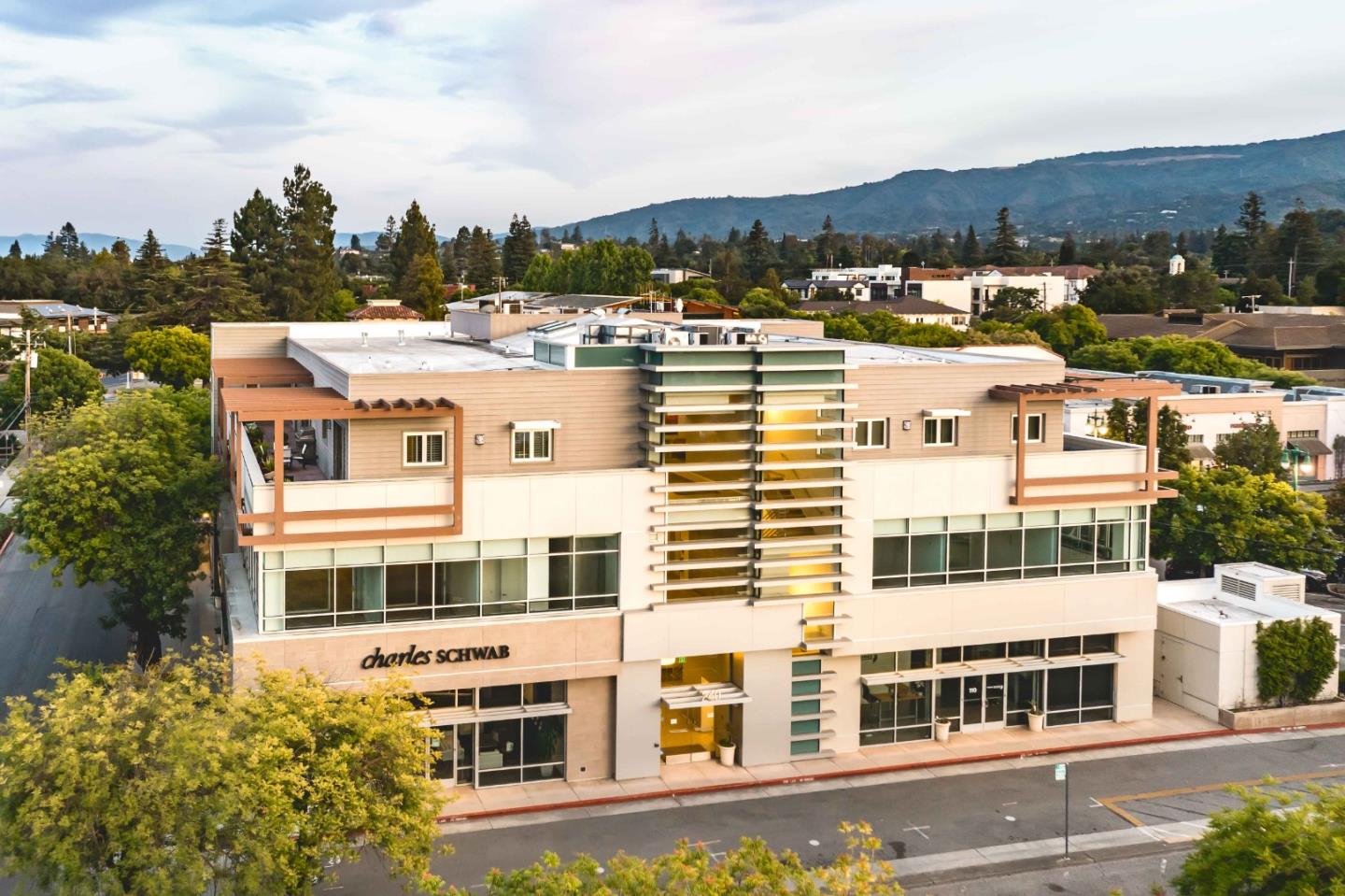 Detail Gallery Image 2 of 32 For 240 3rd St #301,  Los Altos,  CA 94022 - 2 Beds | 2/1 Baths