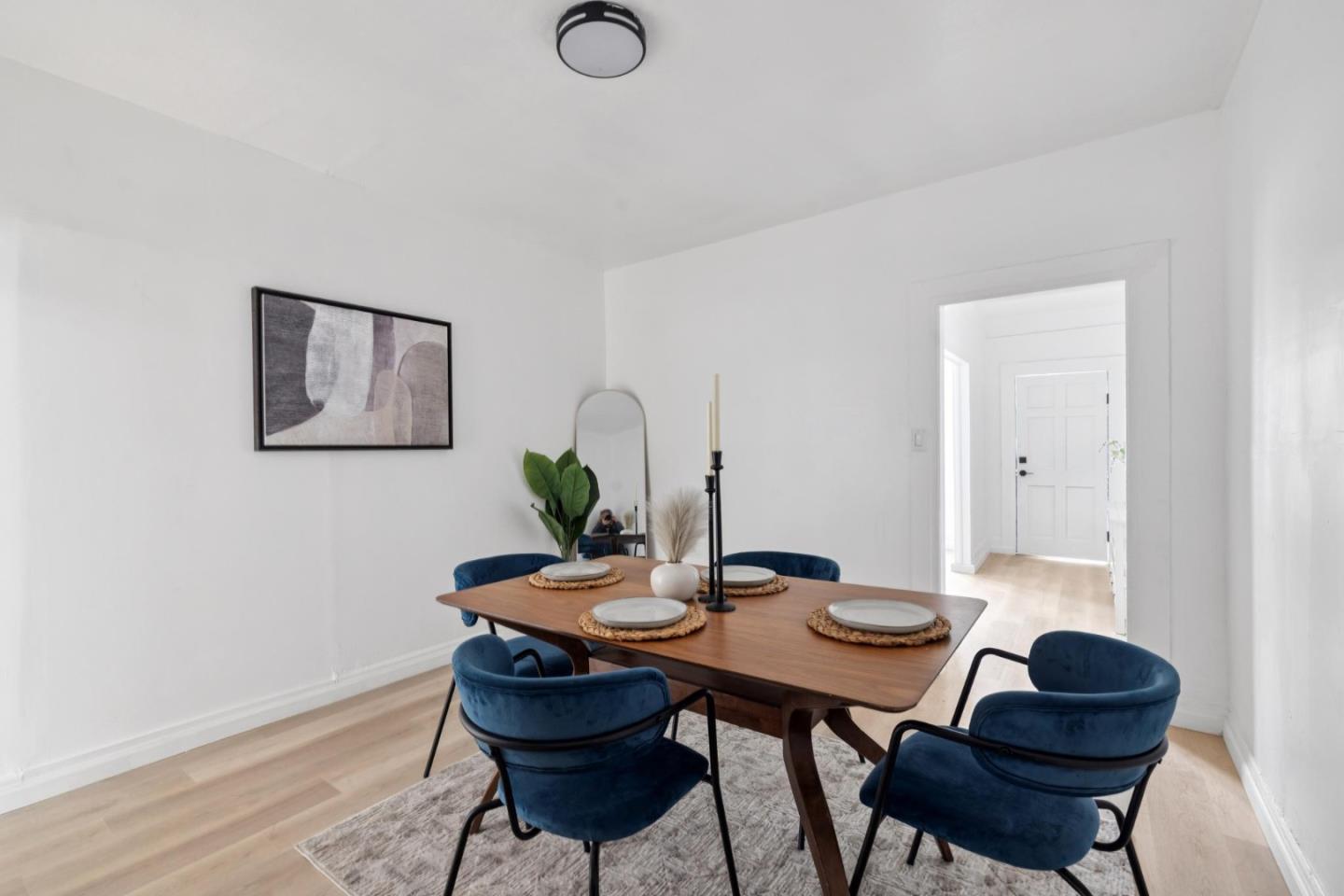 Detail Gallery Image 14 of 35 For 137 Holloway Ave, San Francisco,  CA 94112 - 3 Beds | 1 Baths