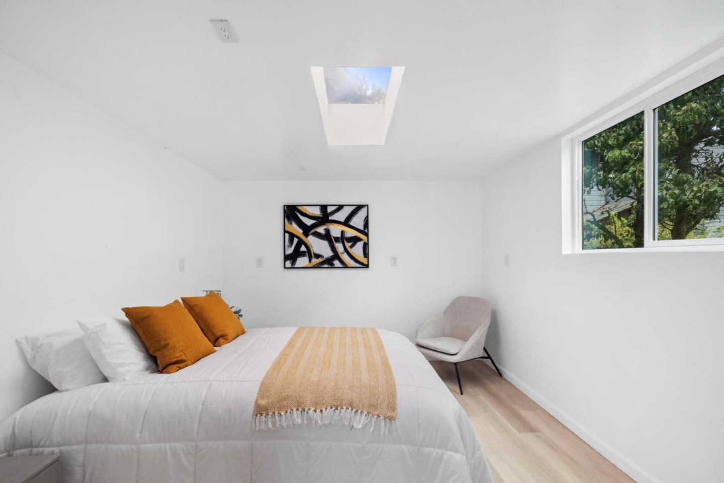 Detail Gallery Image 21 of 35 For 137 Holloway Ave, San Francisco,  CA 94112 - 3 Beds | 1 Baths