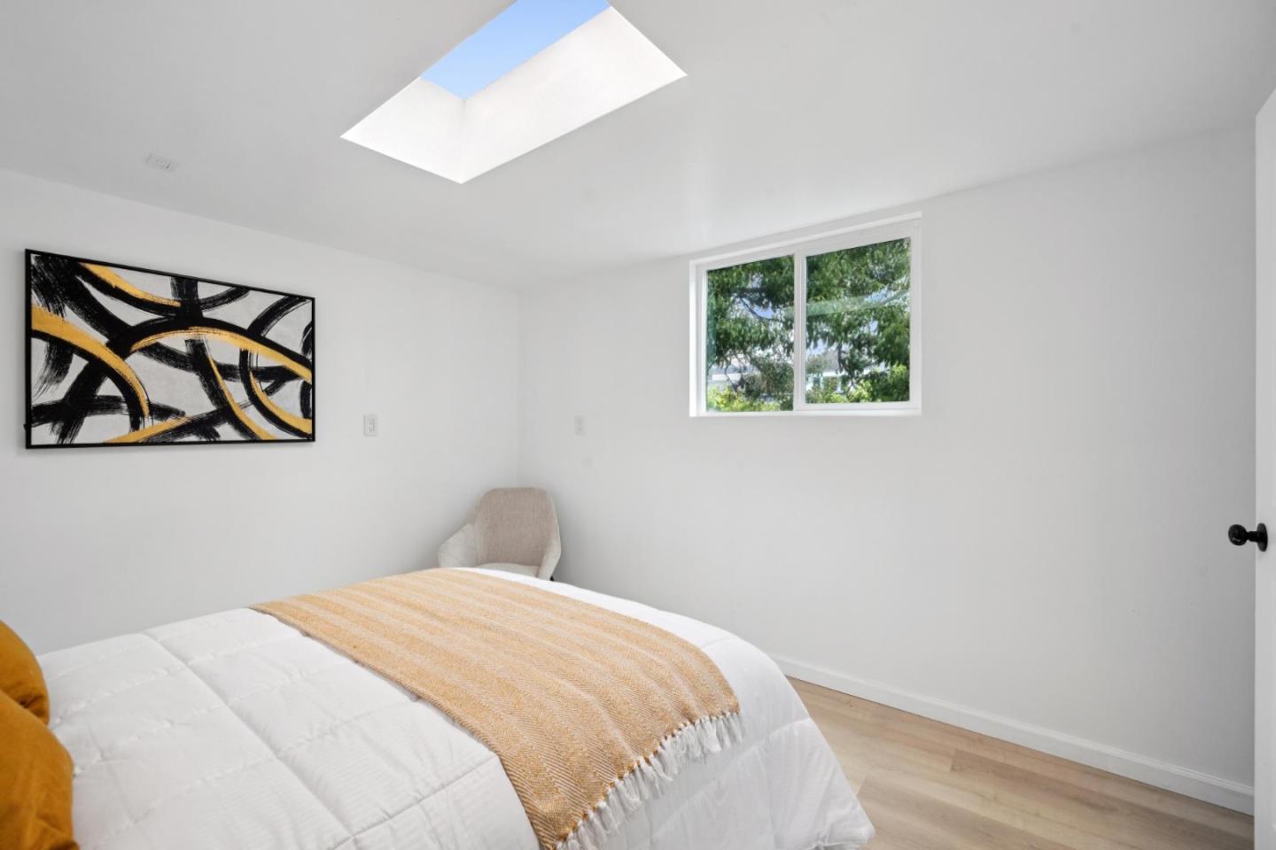 Detail Gallery Image 22 of 35 For 137 Holloway Ave, San Francisco,  CA 94112 - 3 Beds | 1 Baths