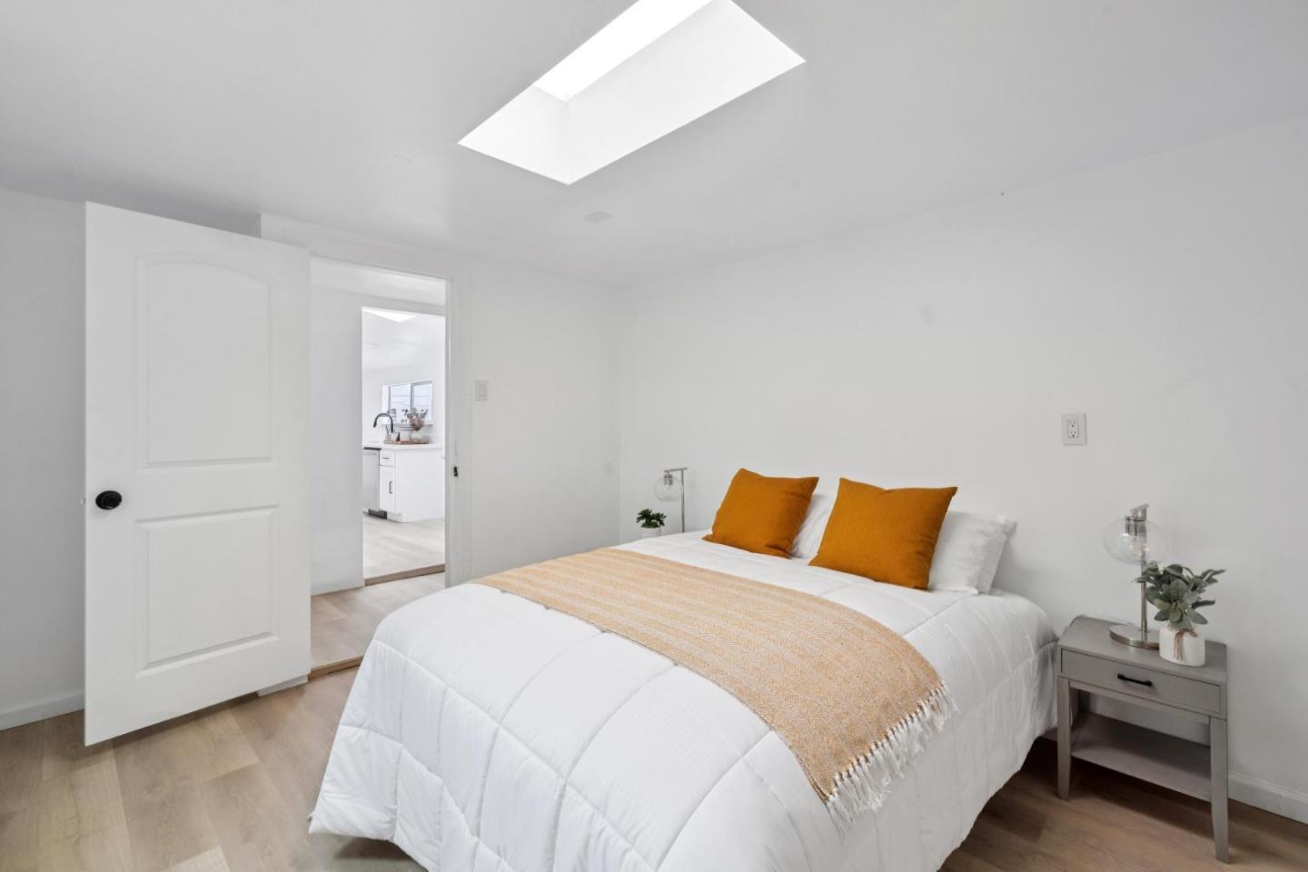 Detail Gallery Image 23 of 35 For 137 Holloway Ave, San Francisco,  CA 94112 - 3 Beds | 1 Baths
