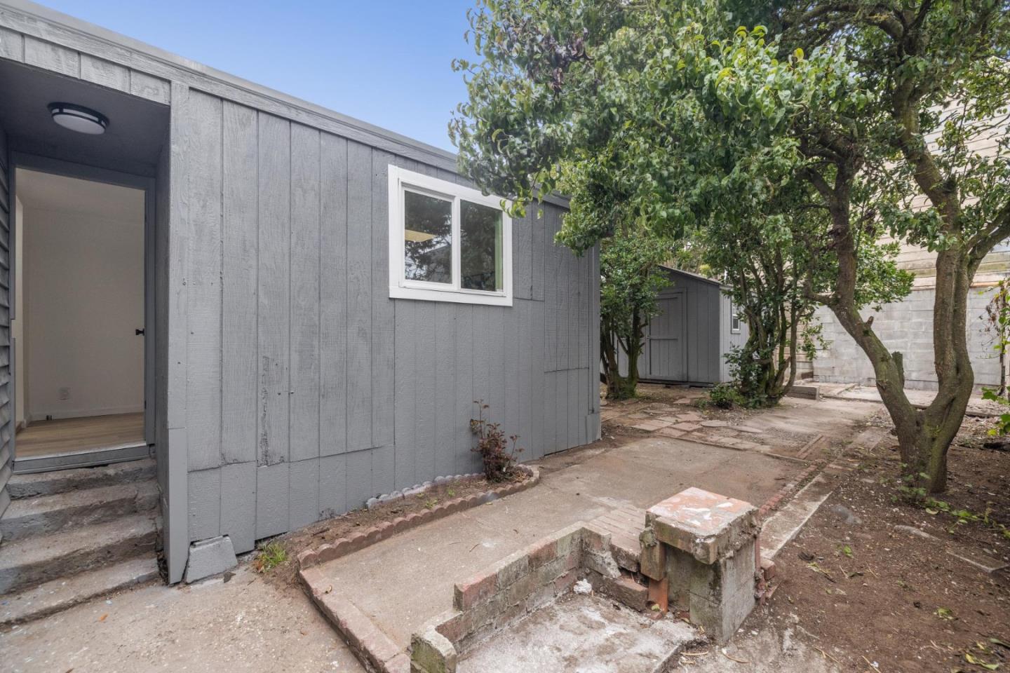 Detail Gallery Image 31 of 35 For 137 Holloway Ave, San Francisco,  CA 94112 - 3 Beds | 1 Baths