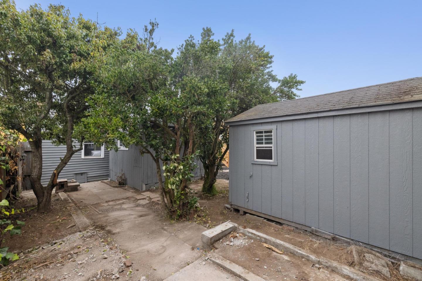 Detail Gallery Image 33 of 35 For 137 Holloway Ave, San Francisco,  CA 94112 - 3 Beds | 1 Baths