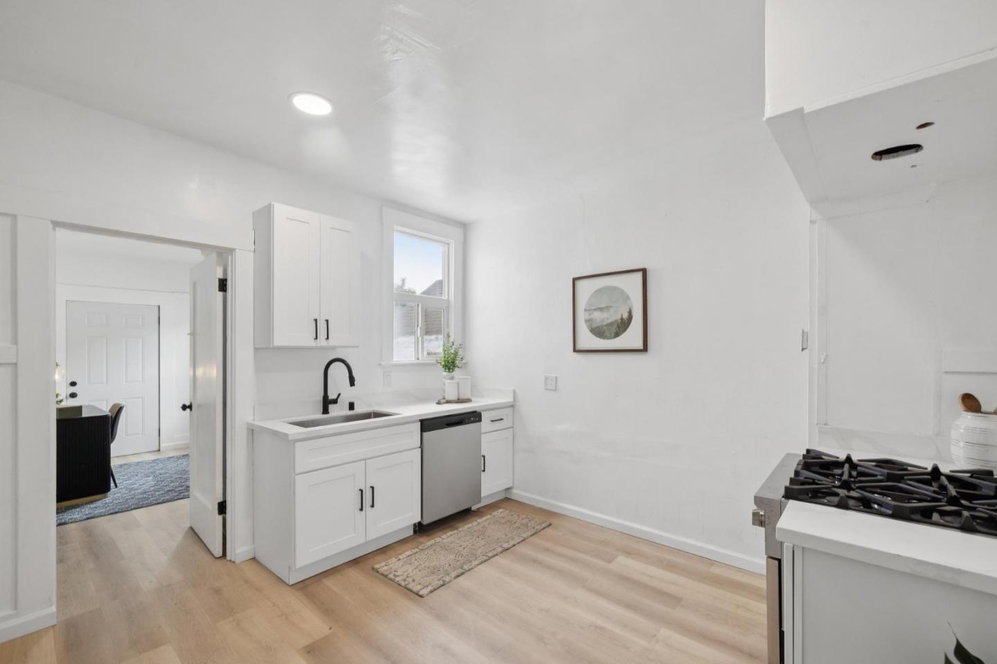 Detail Gallery Image 18 of 38 For 133 Holloway Ave, San Francisco,  CA 94112 - 3 Beds | 1 Baths