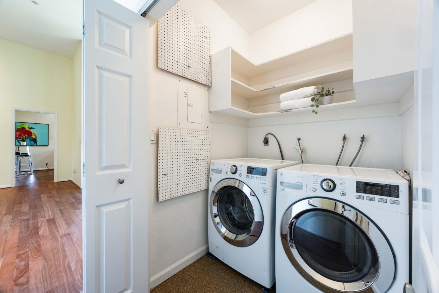 Detail Gallery Image 13 of 18 For 548 Everett Ave, Palo Alto,  CA 94301 - 2 Beds | 2 Baths