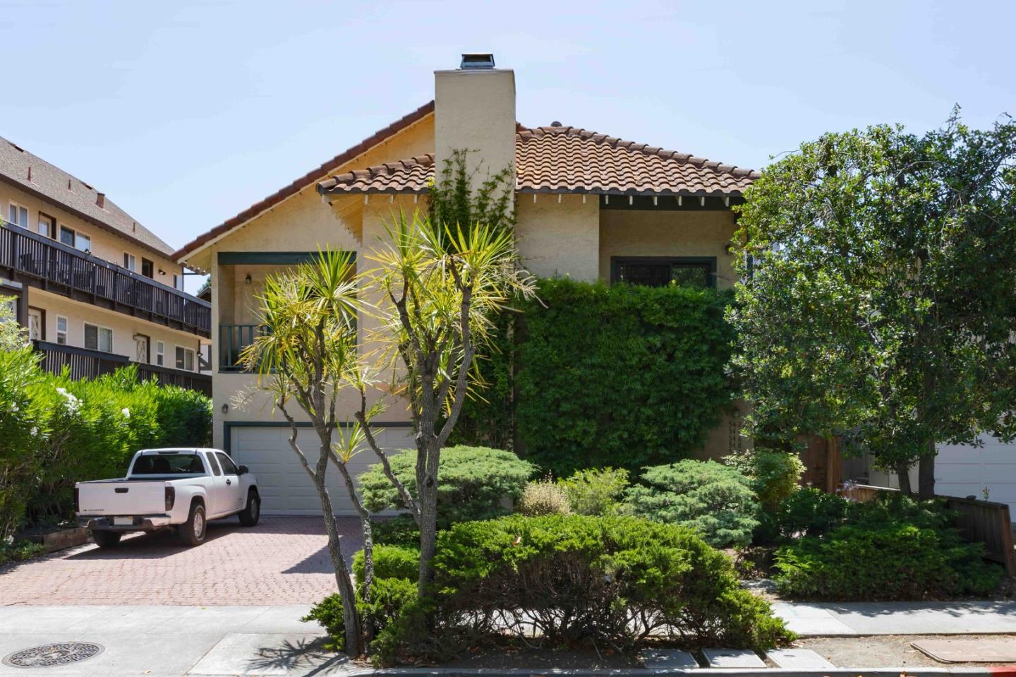 Detail Gallery Image 2 of 18 For 548 Everett Ave, Palo Alto,  CA 94301 - 2 Beds | 2 Baths