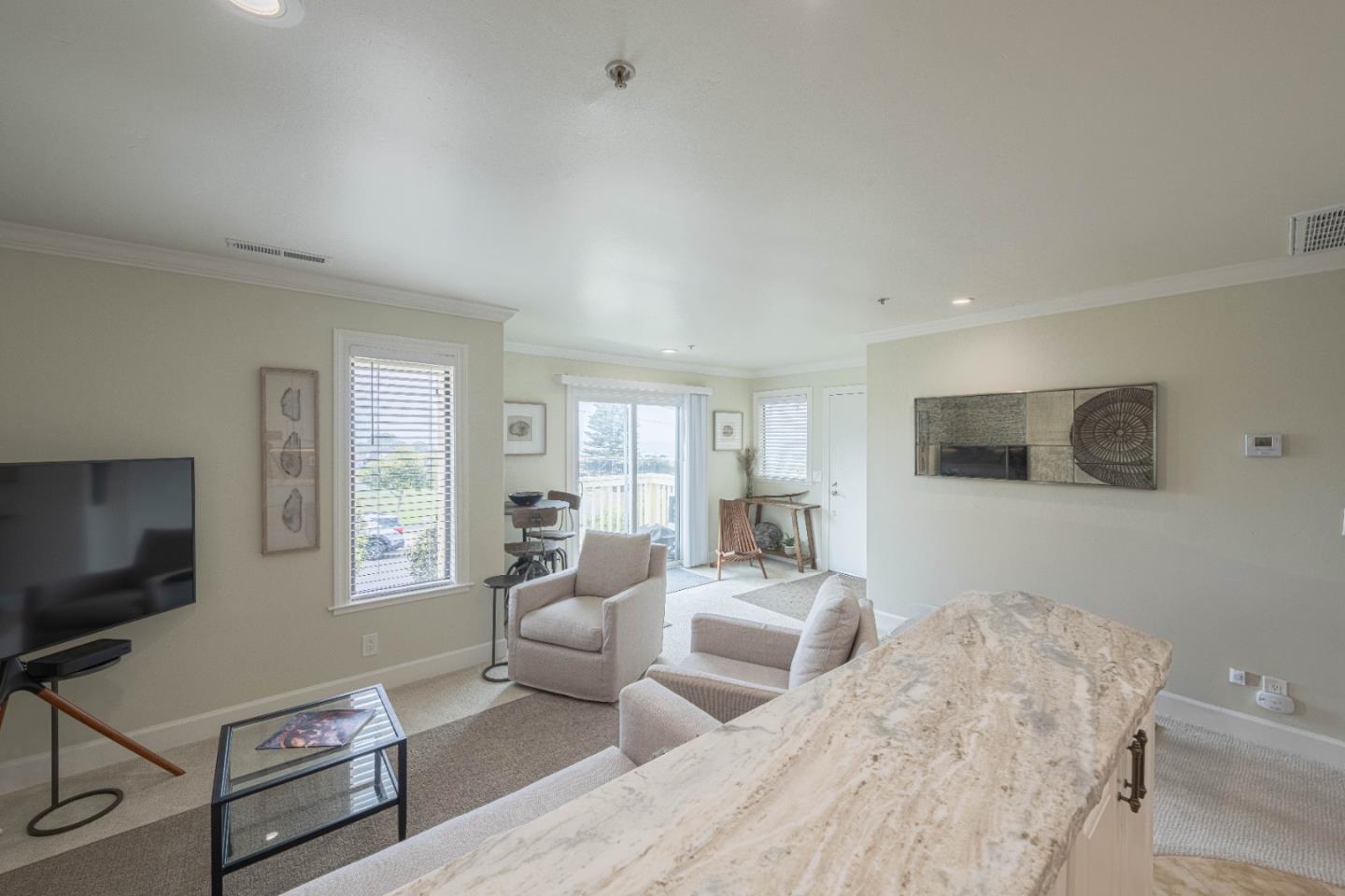 Detail Gallery Image 14 of 25 For 585 Laine St #10,  Monterey,  CA 93940 - 2 Beds | 1 Baths