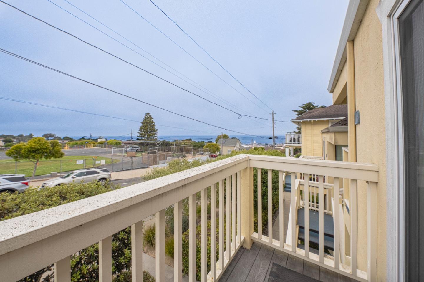 Detail Gallery Image 9 of 25 For 585 Laine St #10,  Monterey,  CA 93940 - 2 Beds | 1 Baths
