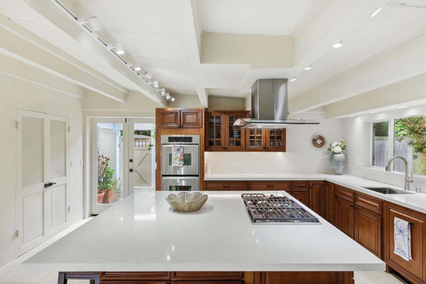 Detail Gallery Image 10 of 36 For 4021 El Bosque Dr, Pebble Beach,  CA 93953 - 4 Beds | 3 Baths