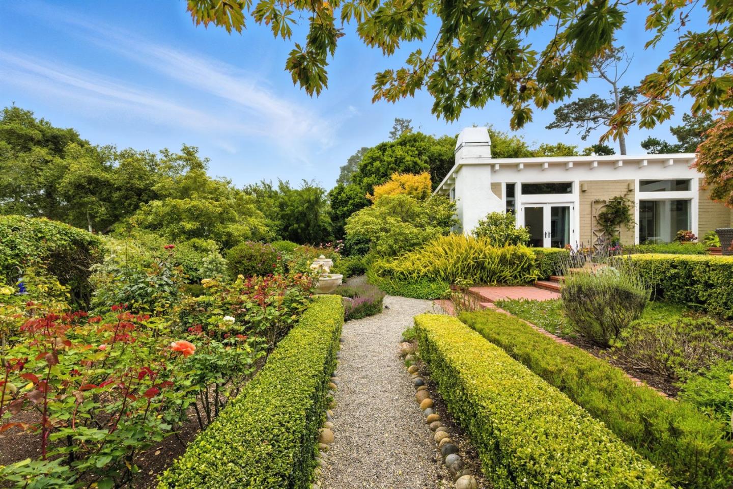 Detail Gallery Image 27 of 36 For 4021 El Bosque Dr, Pebble Beach,  CA 93953 - 4 Beds | 3 Baths