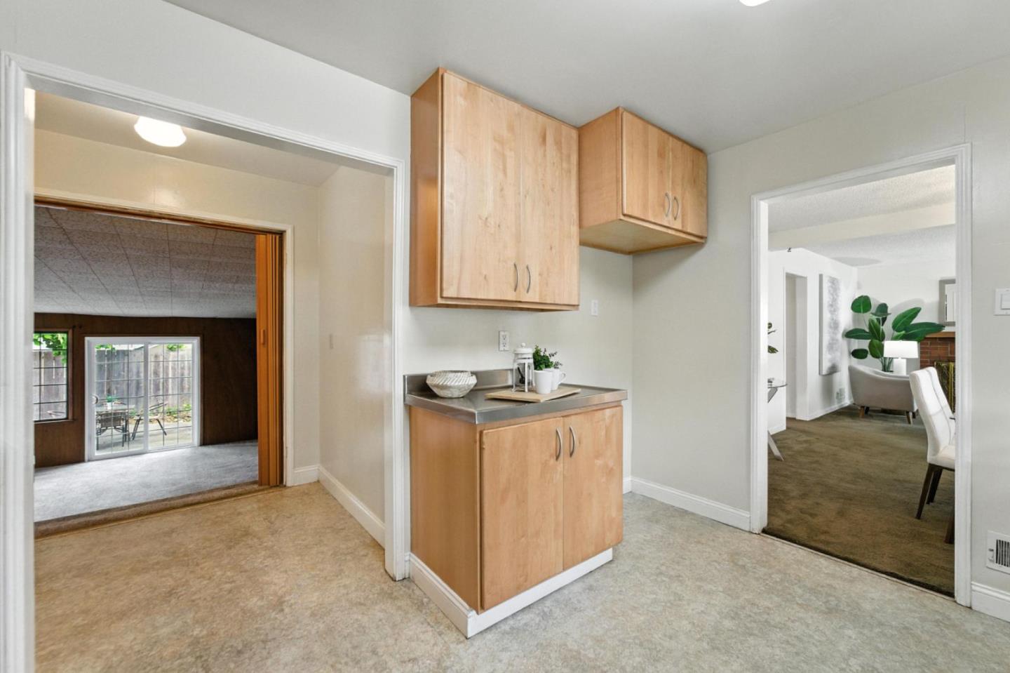 Detail Gallery Image 14 of 36 For 404 Larch Ave, South San Francisco,  CA 94080 - 3 Beds | 1 Baths