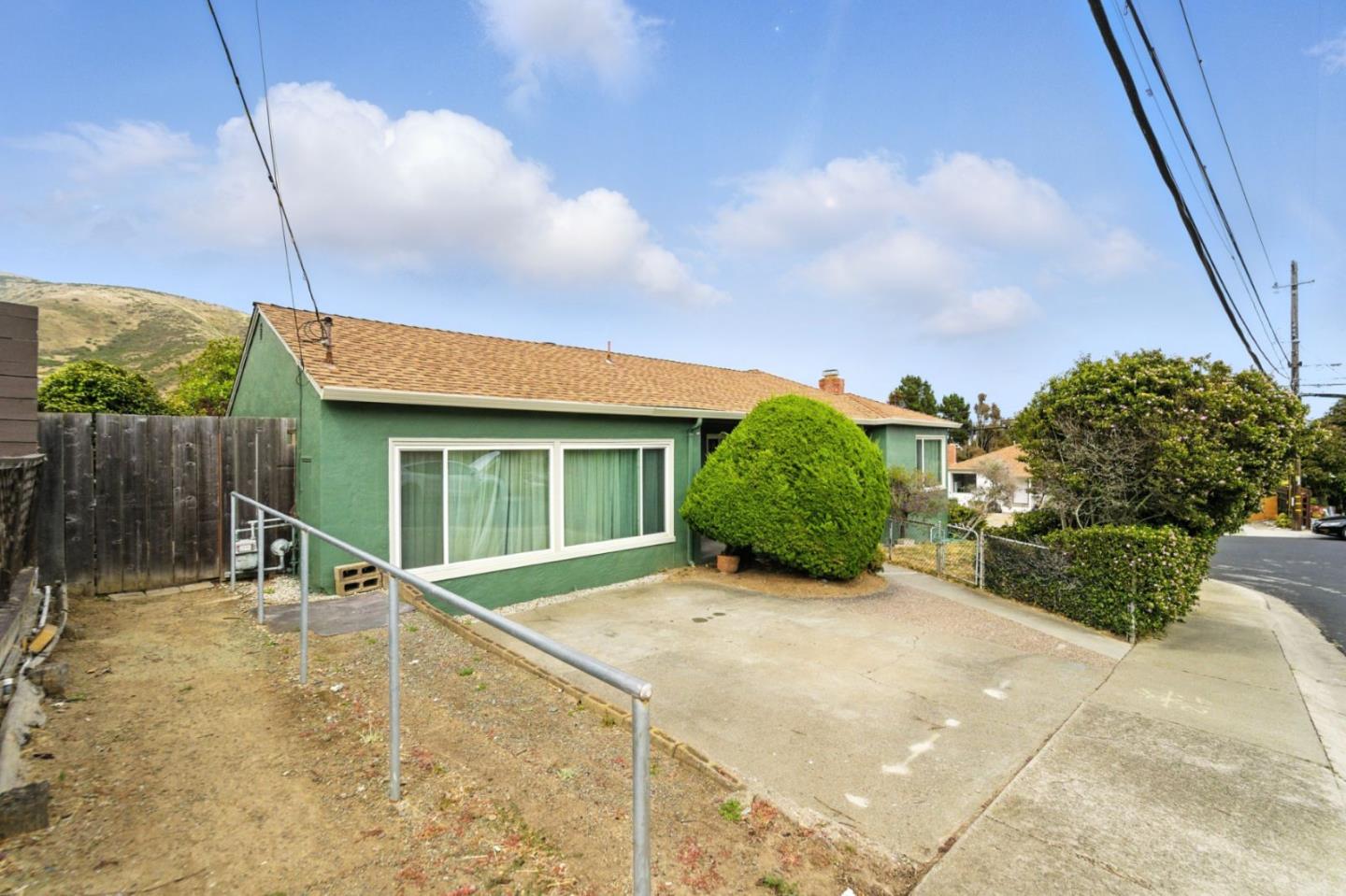 Detail Gallery Image 2 of 36 For 404 Larch Ave, South San Francisco,  CA 94080 - 3 Beds | 1 Baths