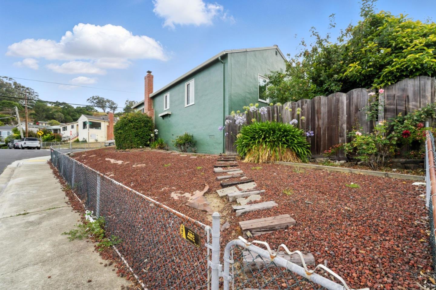Detail Gallery Image 35 of 36 For 404 Larch Ave, South San Francisco,  CA 94080 - 3 Beds | 1 Baths
