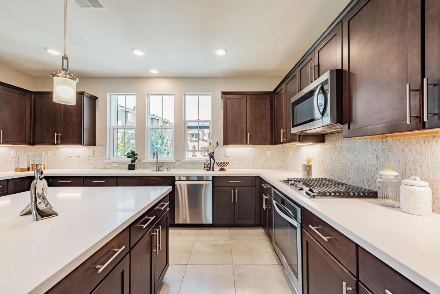 Detail Gallery Image 17 of 57 For 25899 Dollar St, Hayward,  CA 94544 - 4 Beds | 3/1 Baths