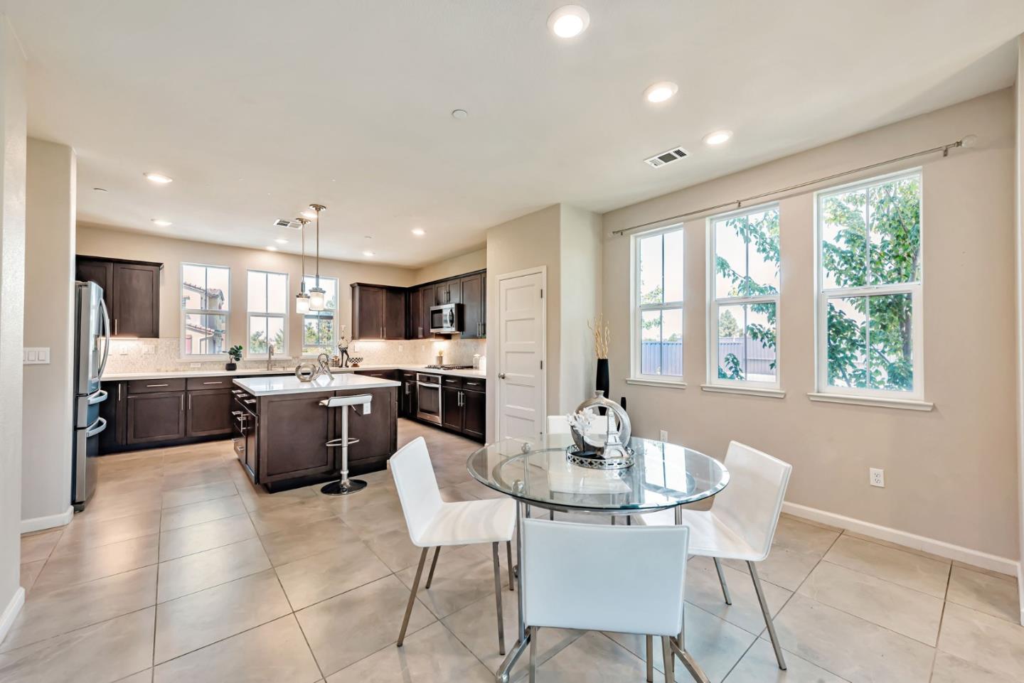 Detail Gallery Image 19 of 57 For 25899 Dollar St, Hayward,  CA 94544 - 4 Beds | 3/1 Baths