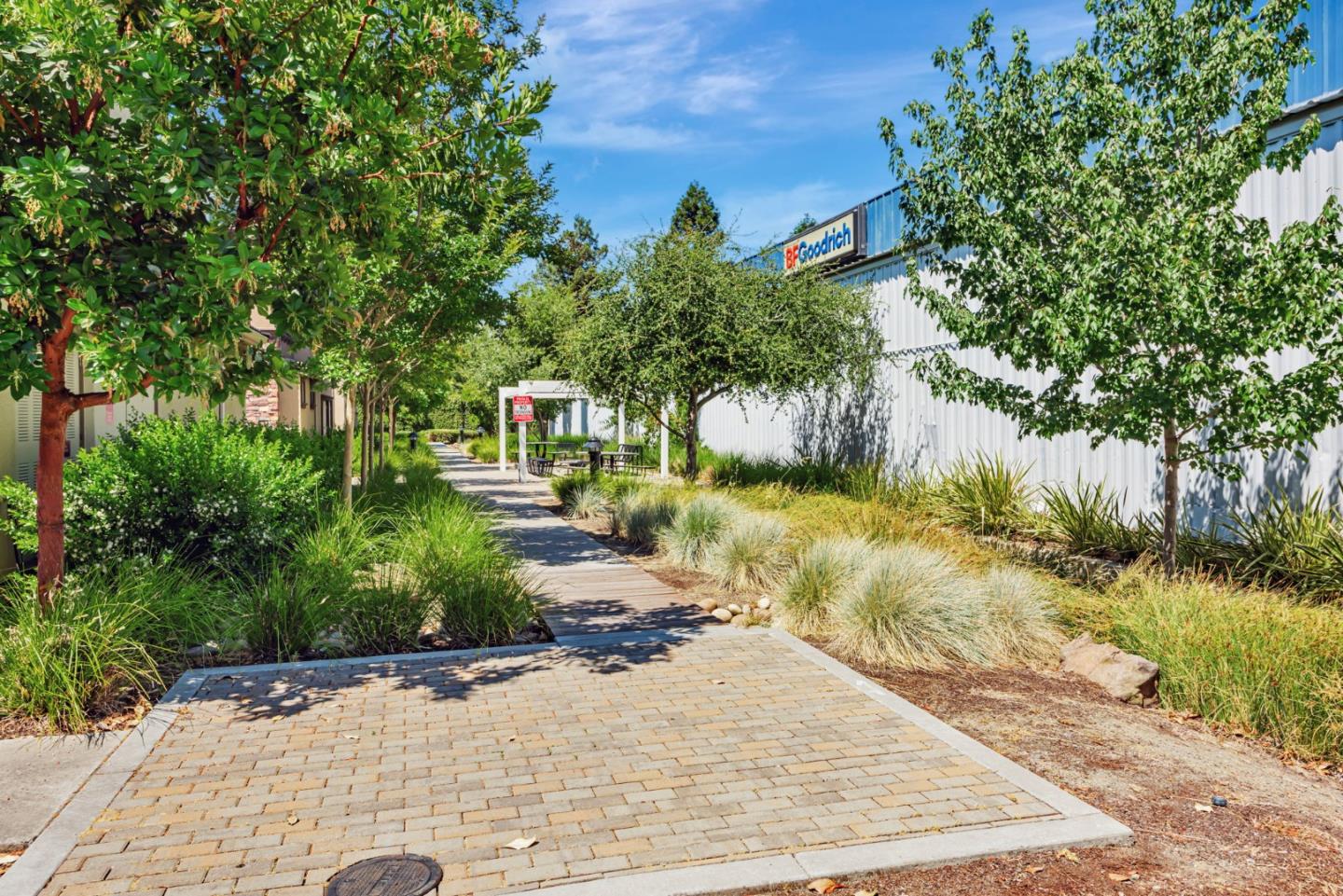 Detail Gallery Image 46 of 57 For 25899 Dollar St, Hayward,  CA 94544 - 4 Beds | 3/1 Baths