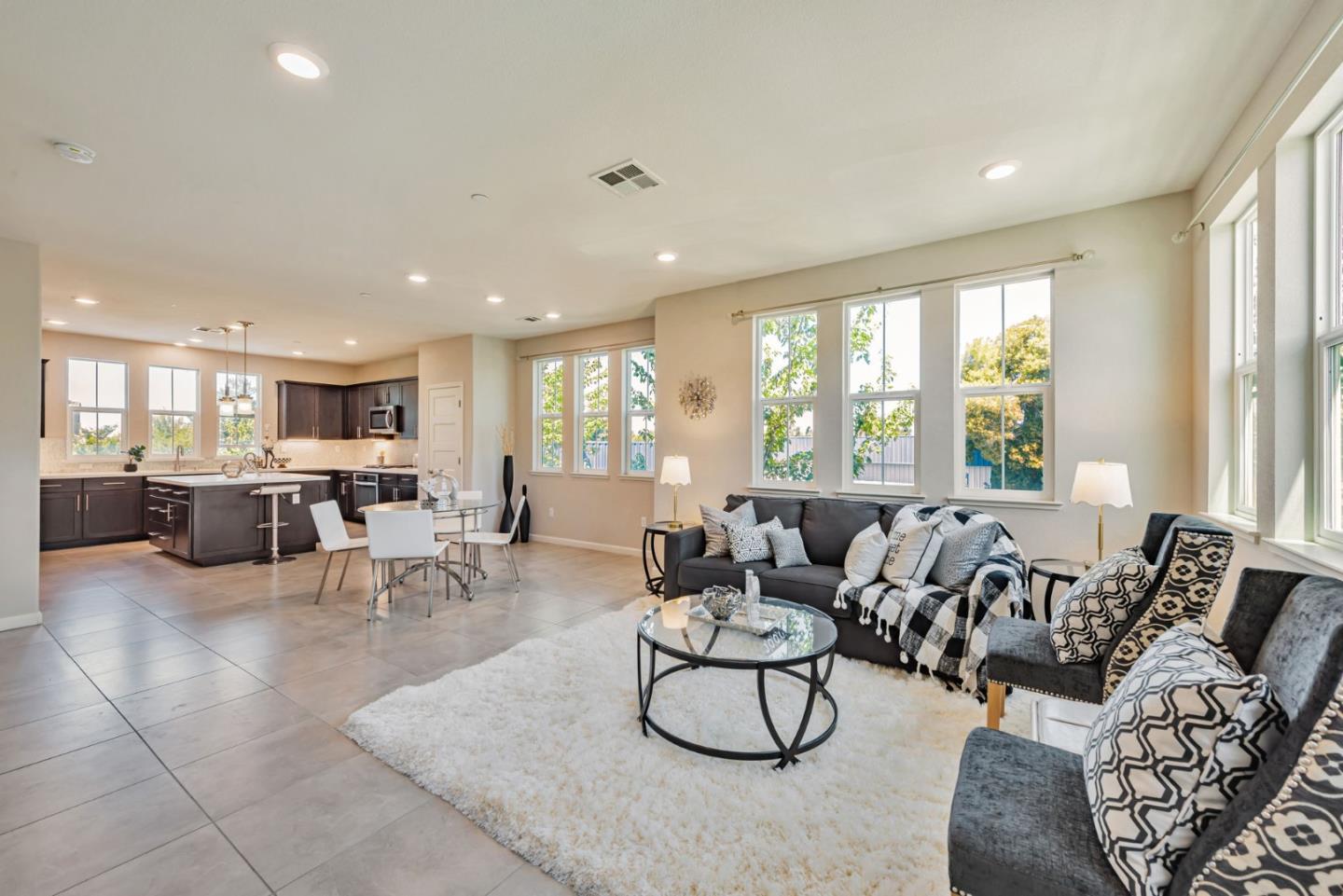 Detail Gallery Image 7 of 57 For 25899 Dollar St, Hayward,  CA 94544 - 4 Beds | 3/1 Baths
