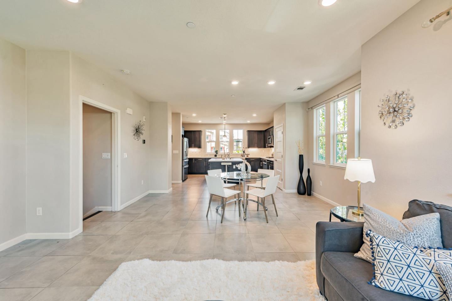 Detail Gallery Image 9 of 57 For 25899 Dollar St, Hayward,  CA 94544 - 4 Beds | 3/1 Baths