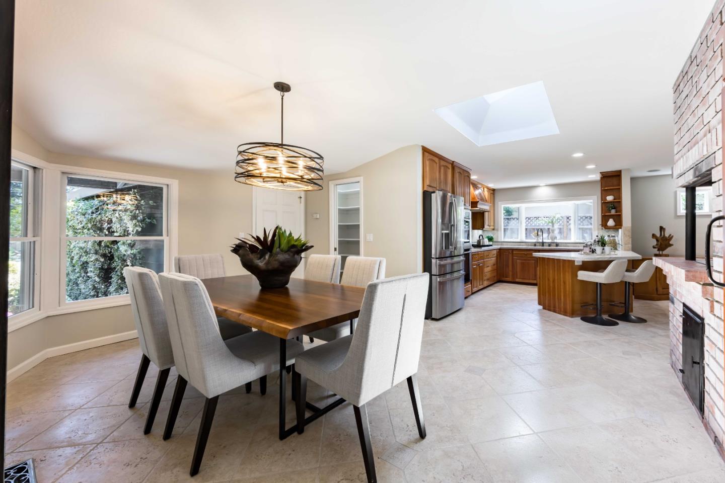 Detail Gallery Image 12 of 27 For 1561 Kingsgate Dr, Sunnyvale,  CA 94087 - 4 Beds | 2 Baths