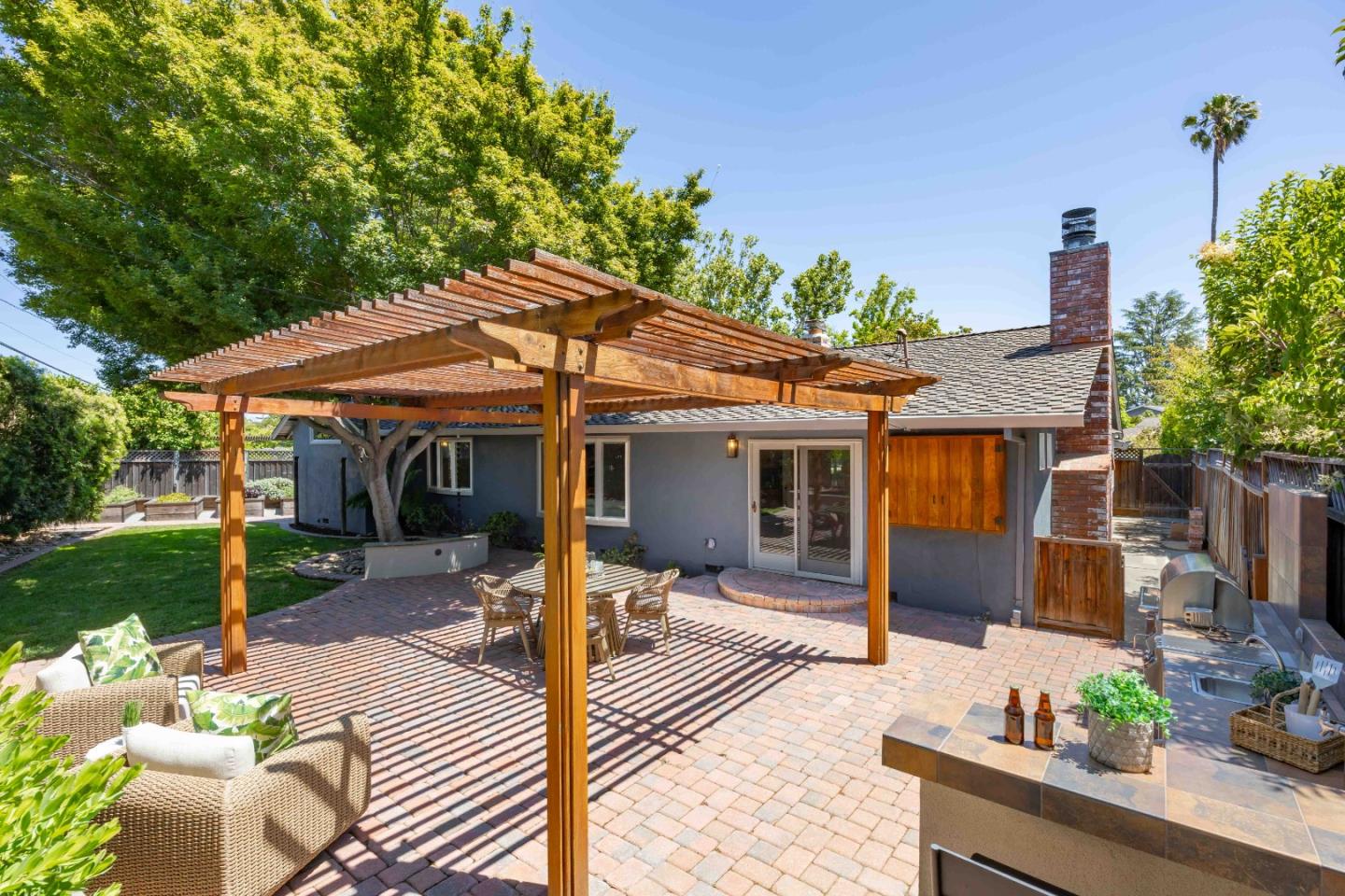 Detail Gallery Image 23 of 27 For 1561 Kingsgate Dr, Sunnyvale,  CA 94087 - 4 Beds | 2 Baths