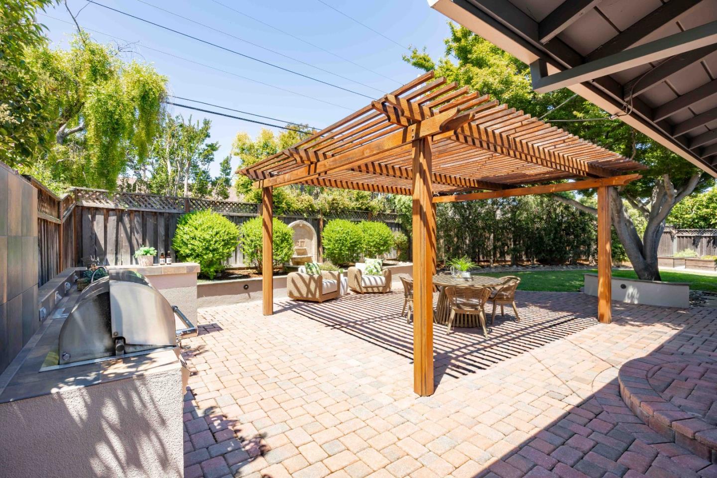 Detail Gallery Image 24 of 27 For 1561 Kingsgate Dr, Sunnyvale,  CA 94087 - 4 Beds | 2 Baths