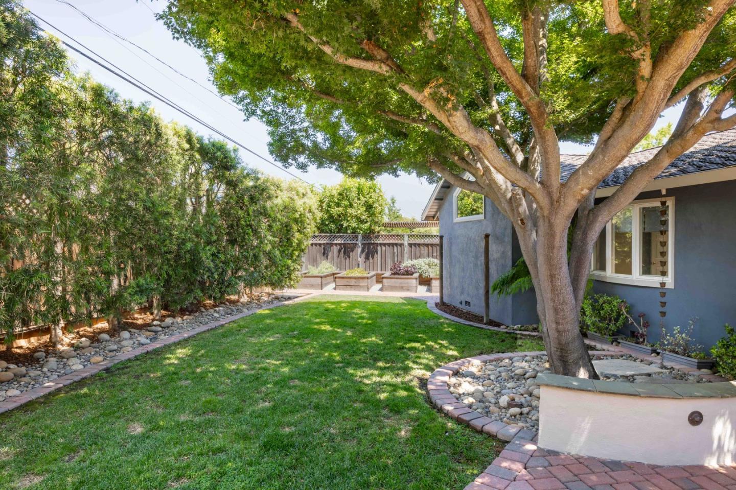Detail Gallery Image 26 of 27 For 1561 Kingsgate Dr, Sunnyvale,  CA 94087 - 4 Beds | 2 Baths