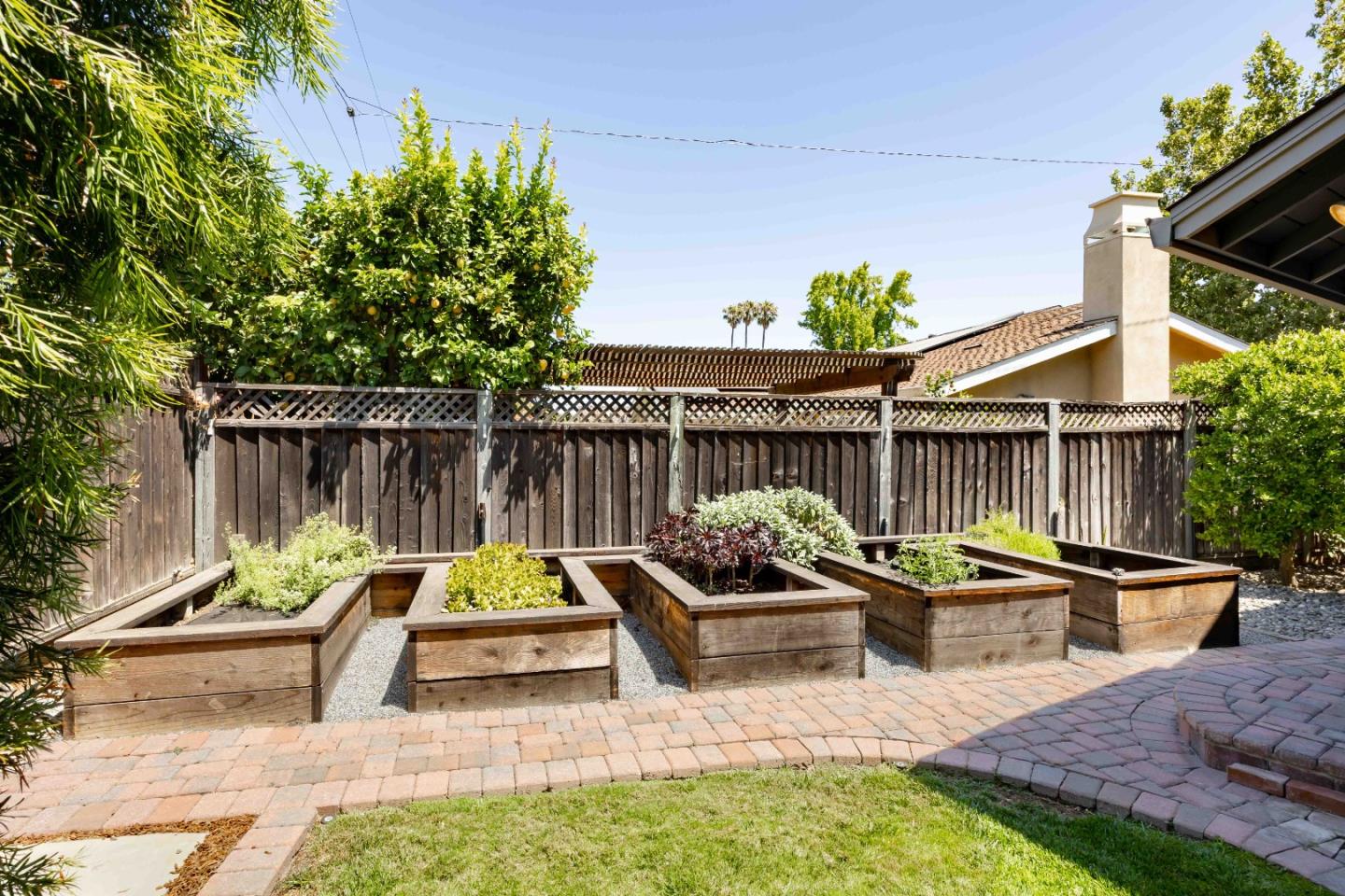 Detail Gallery Image 27 of 27 For 1561 Kingsgate Dr, Sunnyvale,  CA 94087 - 4 Beds | 2 Baths