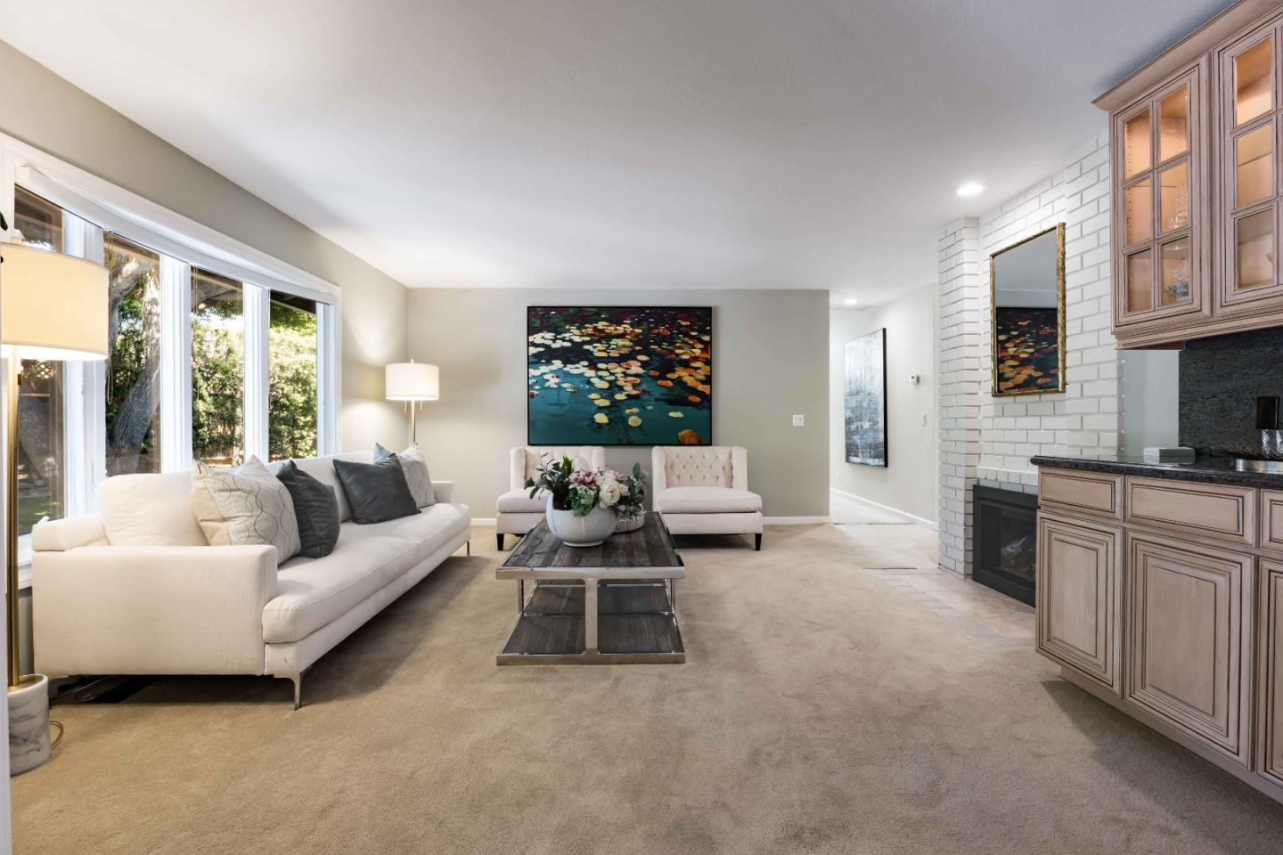 Detail Gallery Image 5 of 27 For 1561 Kingsgate Dr, Sunnyvale,  CA 94087 - 4 Beds | 2 Baths