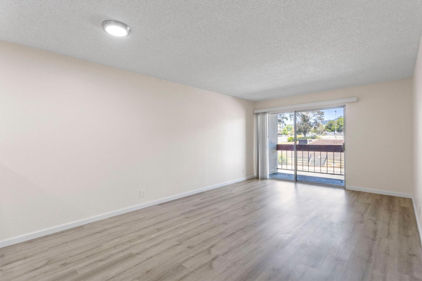 Detail Gallery Image 10 of 43 For 288 Whitmore St #215,  Oakland,  CA 94611 - 1 Beds | 1 Baths