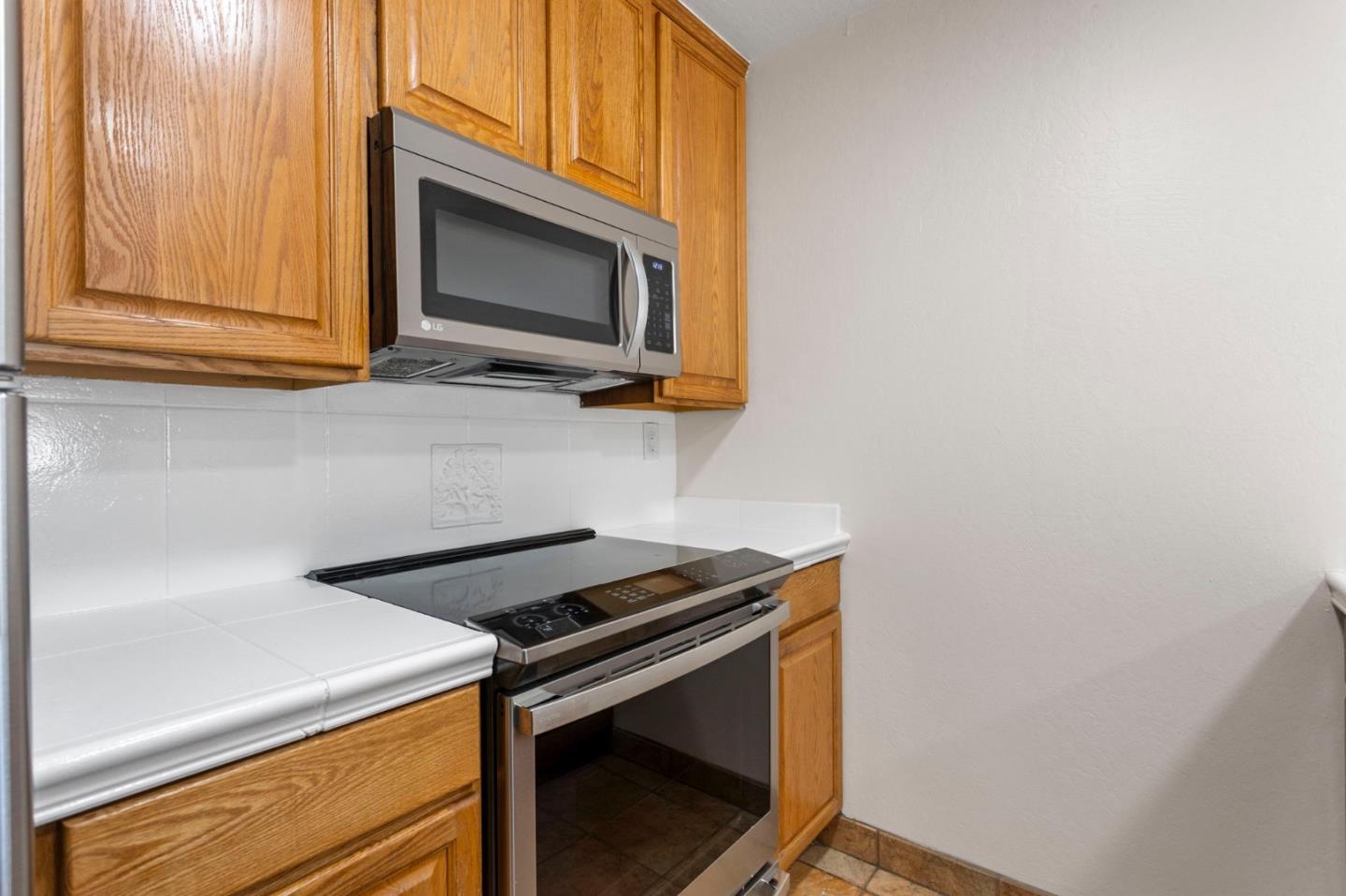 Detail Gallery Image 12 of 43 For 288 Whitmore St #215,  Oakland,  CA 94611 - 1 Beds | 1 Baths