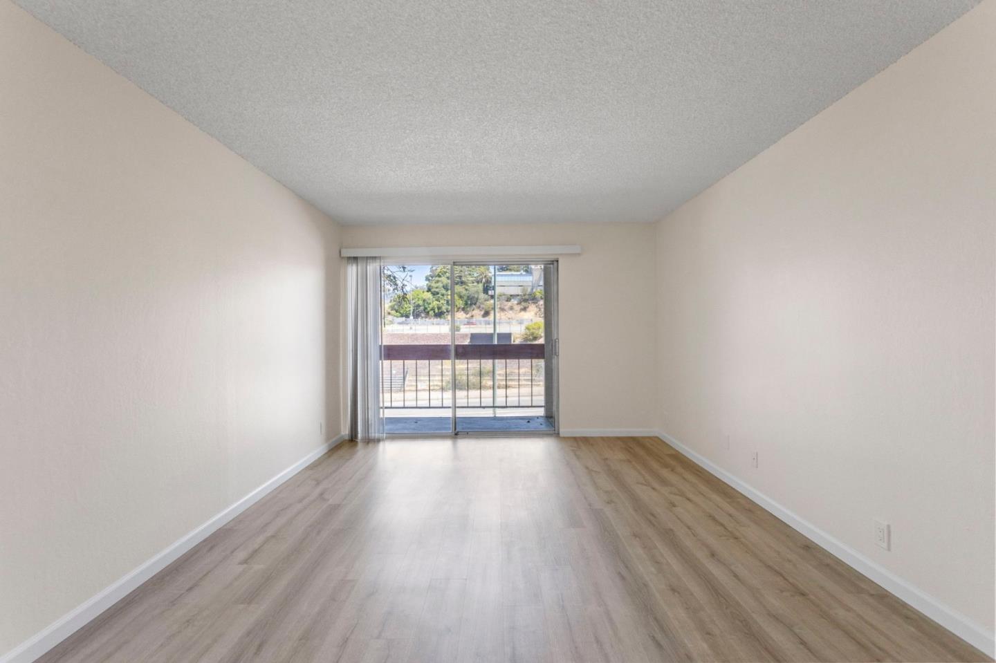 Detail Gallery Image 17 of 43 For 288 Whitmore St #215,  Oakland,  CA 94611 - 1 Beds | 1 Baths