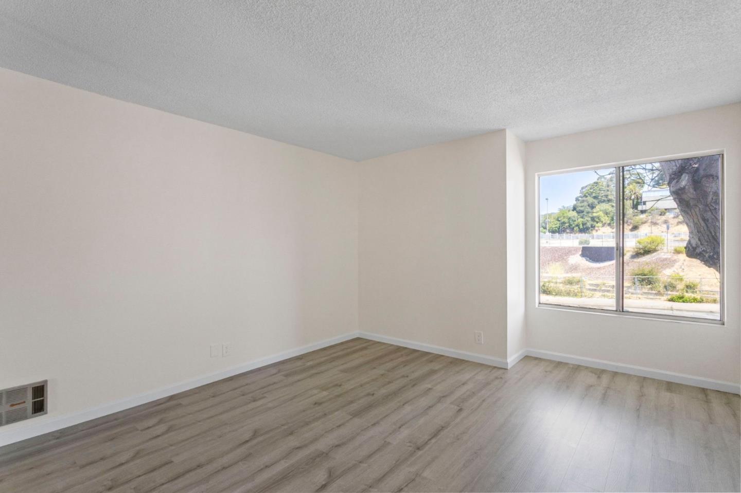 Detail Gallery Image 18 of 43 For 288 Whitmore St #215,  Oakland,  CA 94611 - 1 Beds | 1 Baths