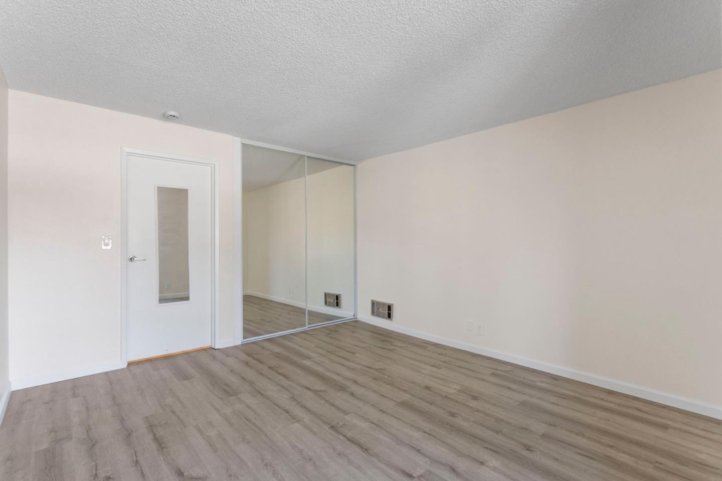 Detail Gallery Image 20 of 43 For 288 Whitmore St #215,  Oakland,  CA 94611 - 1 Beds | 1 Baths
