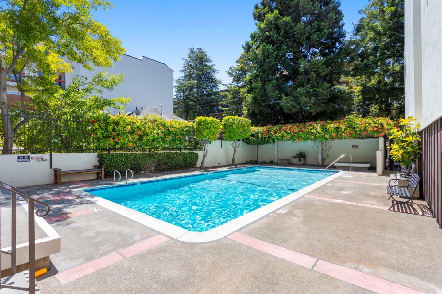 Detail Gallery Image 23 of 43 For 288 Whitmore St #215,  Oakland,  CA 94611 - 1 Beds | 1 Baths
