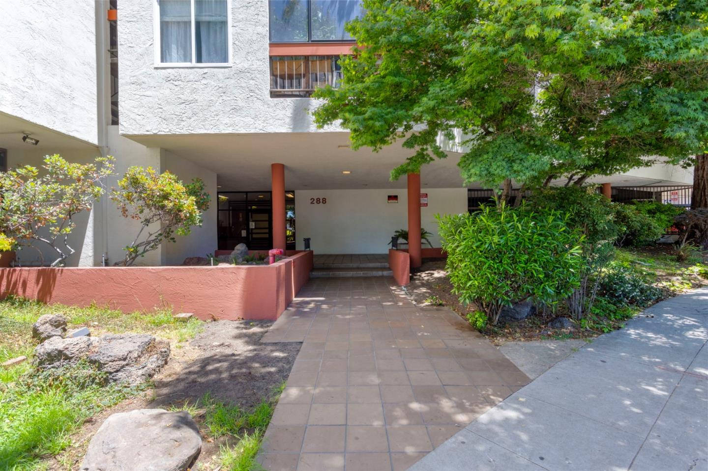 Detail Gallery Image 31 of 43 For 288 Whitmore St #215,  Oakland,  CA 94611 - 1 Beds | 1 Baths