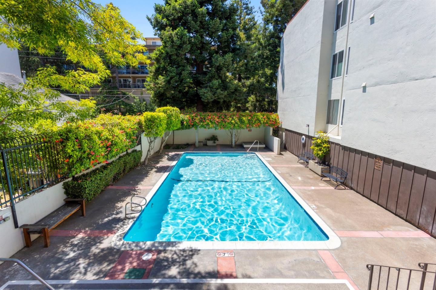 Detail Gallery Image 33 of 43 For 288 Whitmore St #215,  Oakland,  CA 94611 - 1 Beds | 1 Baths
