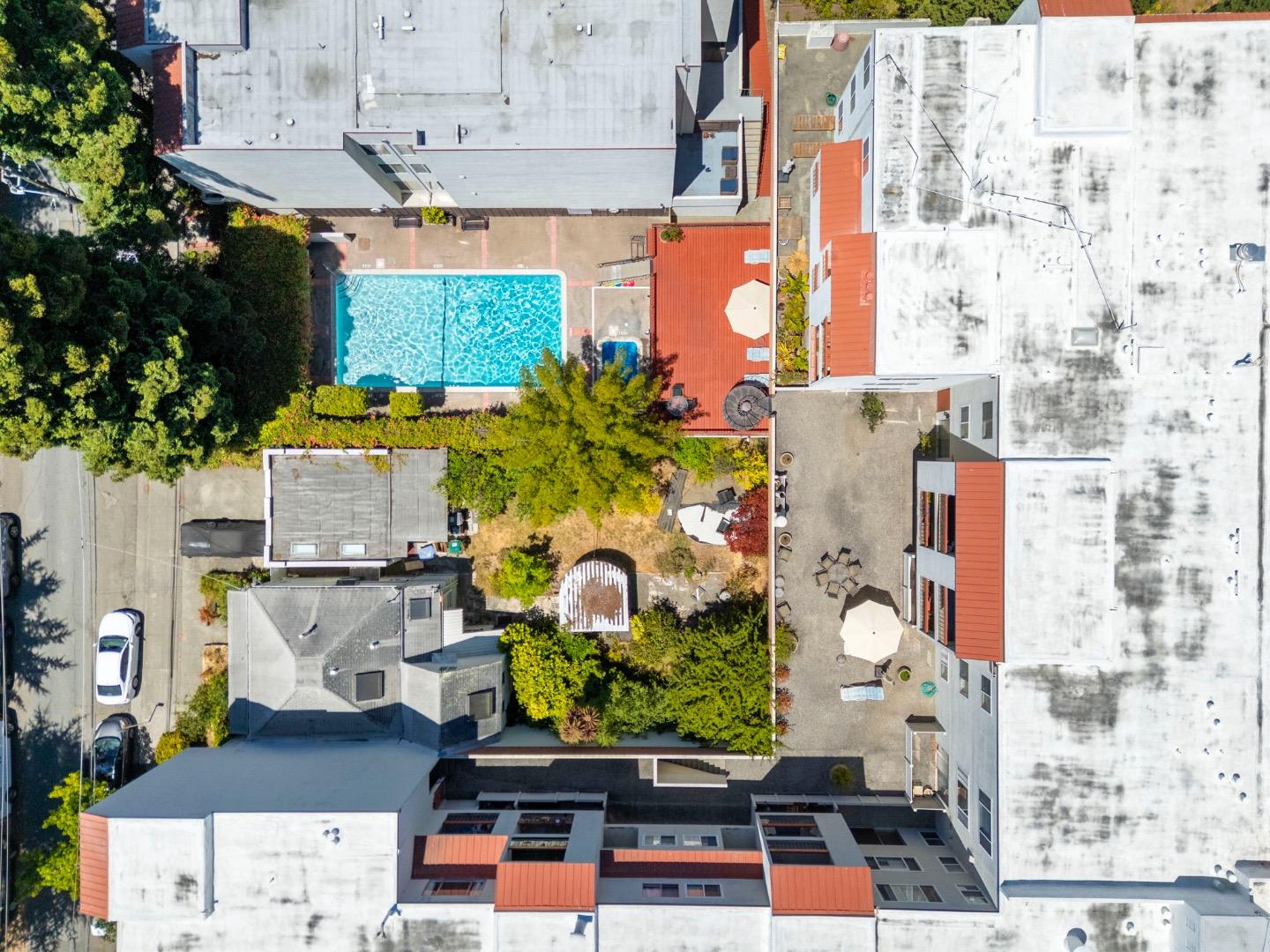 Detail Gallery Image 34 of 43 For 288 Whitmore St #215,  Oakland,  CA 94611 - 1 Beds | 1 Baths
