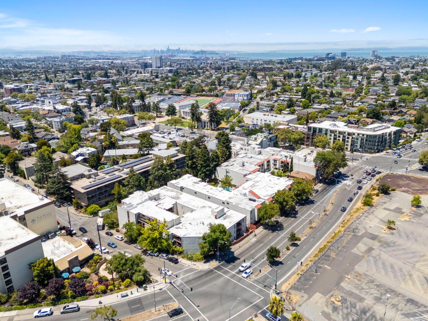 Detail Gallery Image 41 of 43 For 288 Whitmore St #215,  Oakland,  CA 94611 - 1 Beds | 1 Baths
