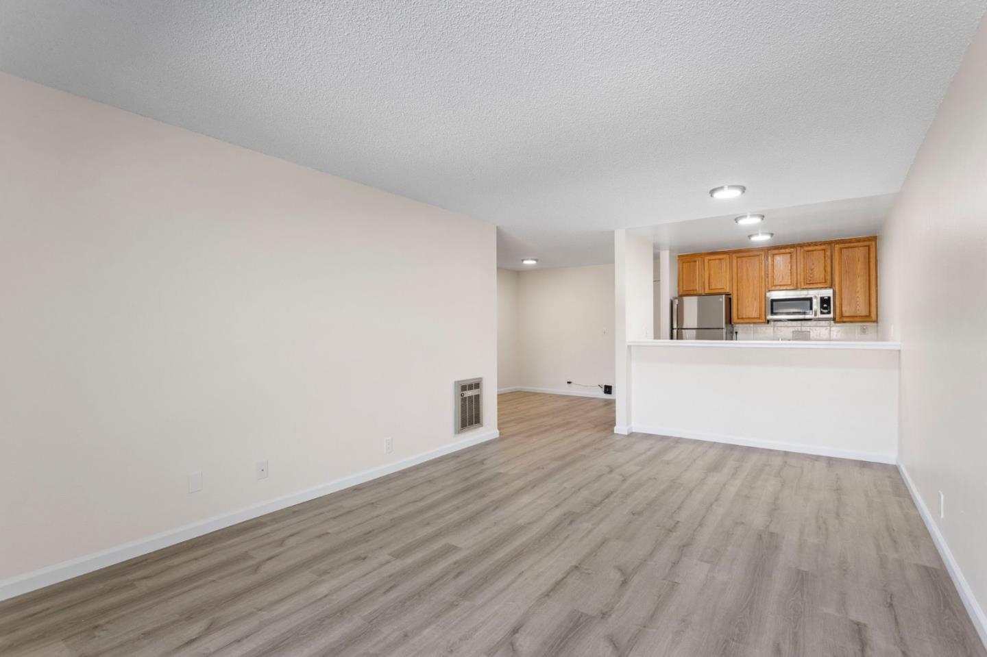Detail Gallery Image 5 of 43 For 288 Whitmore St #215,  Oakland,  CA 94611 - 1 Beds | 1 Baths