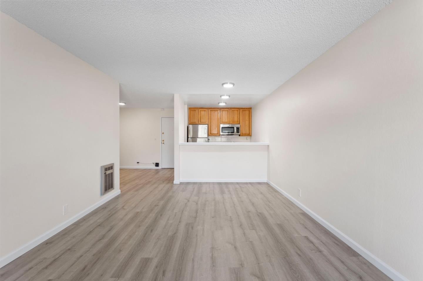 Detail Gallery Image 7 of 43 For 288 Whitmore St #215,  Oakland,  CA 94611 - 1 Beds | 1 Baths