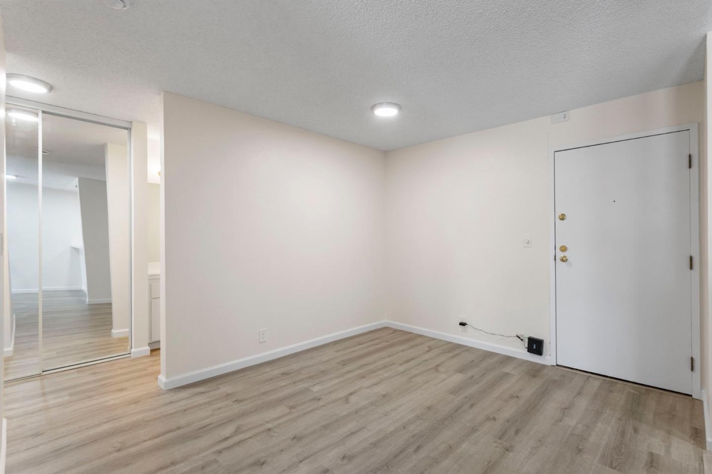 Detail Gallery Image 9 of 43 For 288 Whitmore St #215,  Oakland,  CA 94611 - 1 Beds | 1 Baths