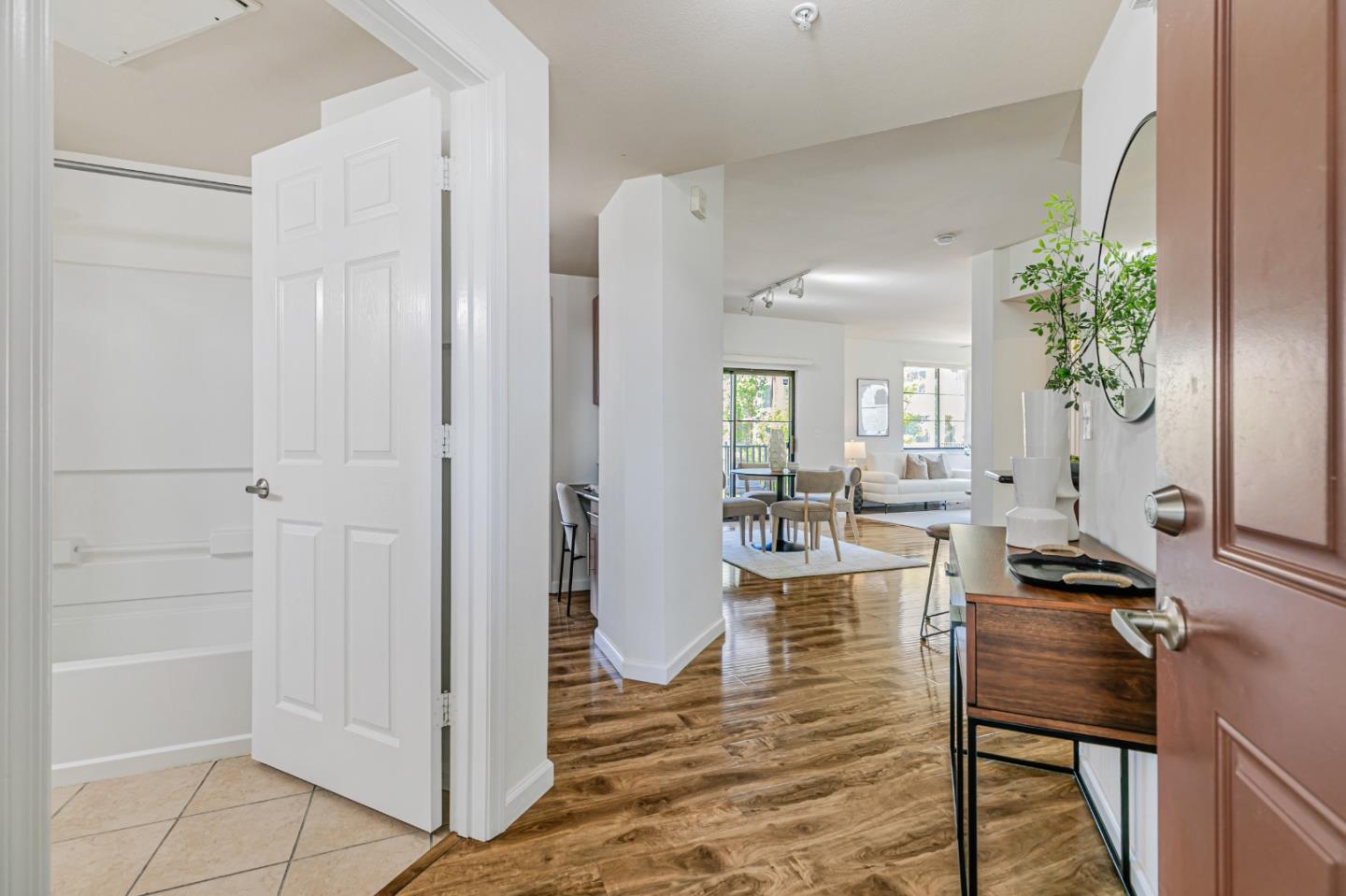 Detail Gallery Image 4 of 50 For 1060 S 3rd St #224,  San Jose,  CA 95112 - 2 Beds | 2 Baths