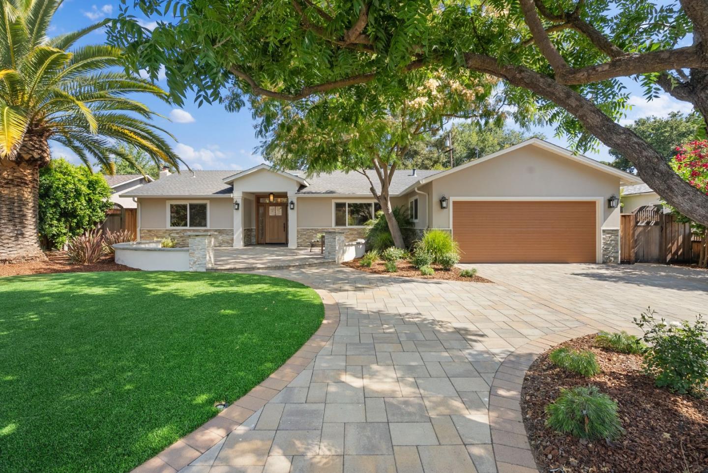 Detail Gallery Image 2 of 32 For 1271 Petersen Ct, Los Altos,  CA 94024 - 4 Beds | 3/1 Baths