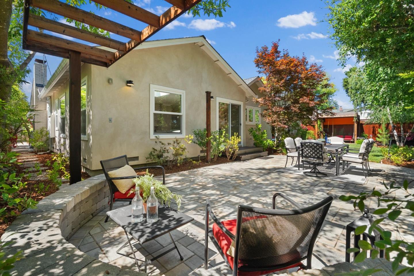 Detail Gallery Image 28 of 32 For 1271 Petersen Ct, Los Altos,  CA 94024 - 4 Beds | 3/1 Baths