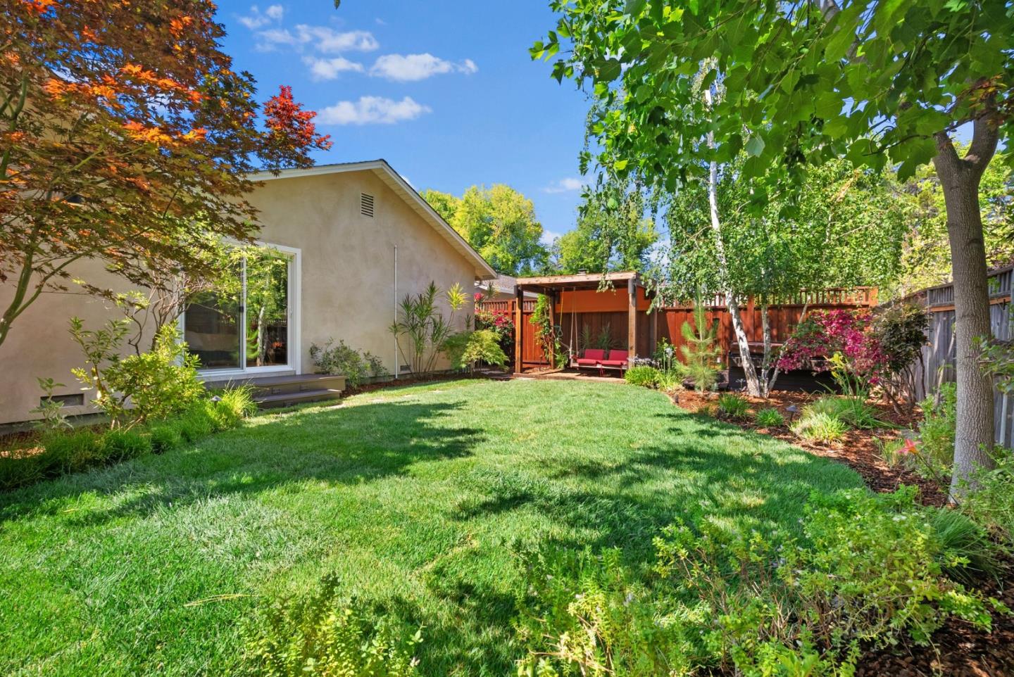 Detail Gallery Image 29 of 32 For 1271 Petersen Ct, Los Altos,  CA 94024 - 4 Beds | 3/1 Baths