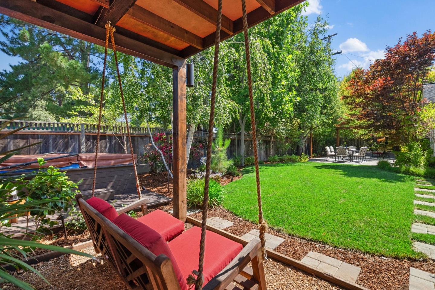 Detail Gallery Image 30 of 32 For 1271 Petersen Ct, Los Altos,  CA 94024 - 4 Beds | 3/1 Baths